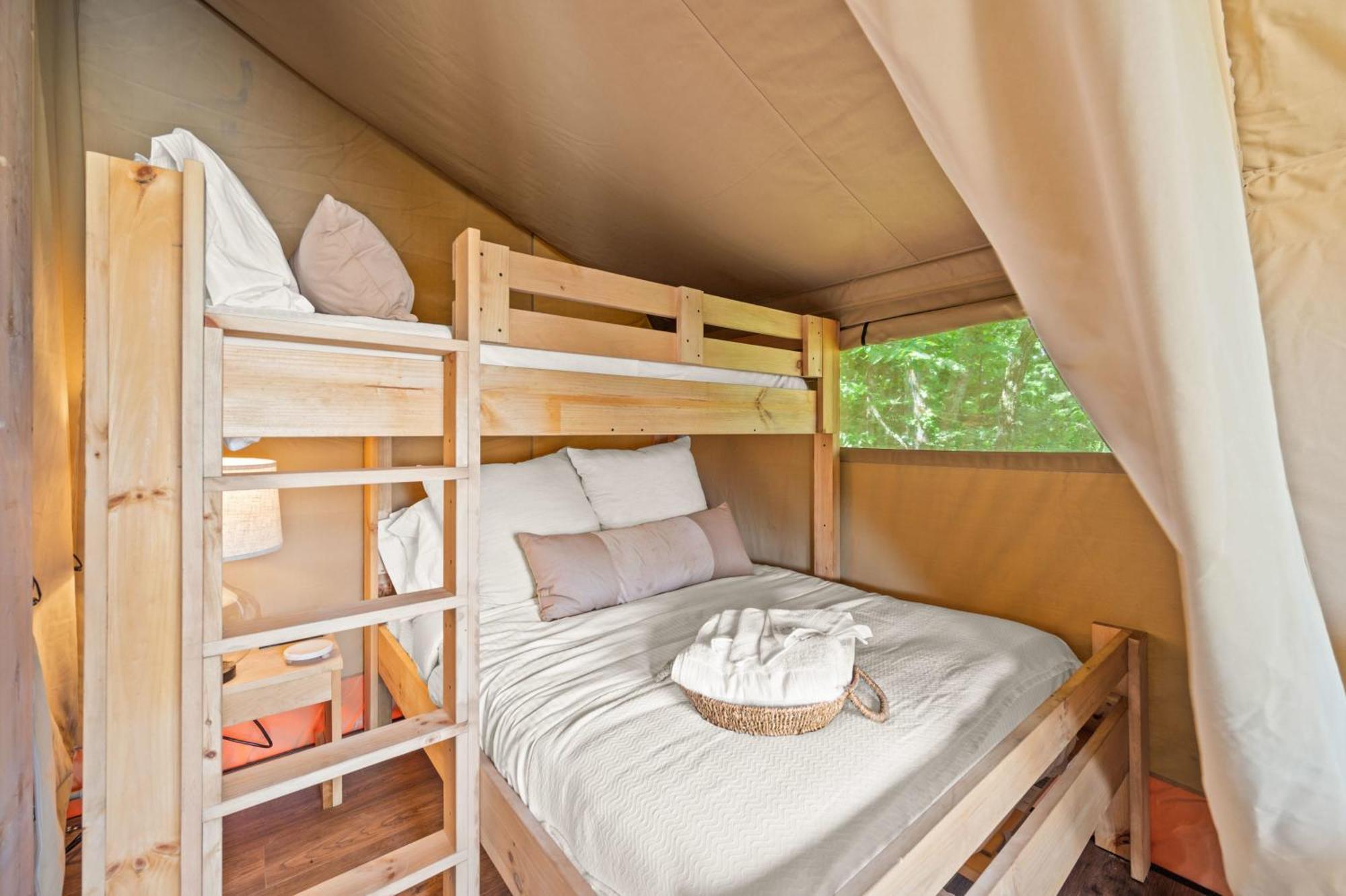The Lodges At Eden Reserve - Safari Tents Williamstown Bagian luar foto