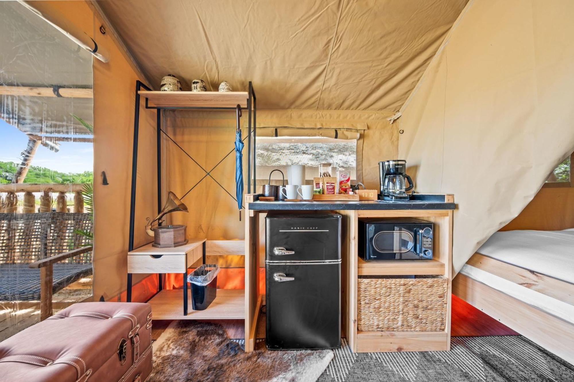 The Lodges At Eden Reserve - Safari Tents Williamstown Bagian luar foto